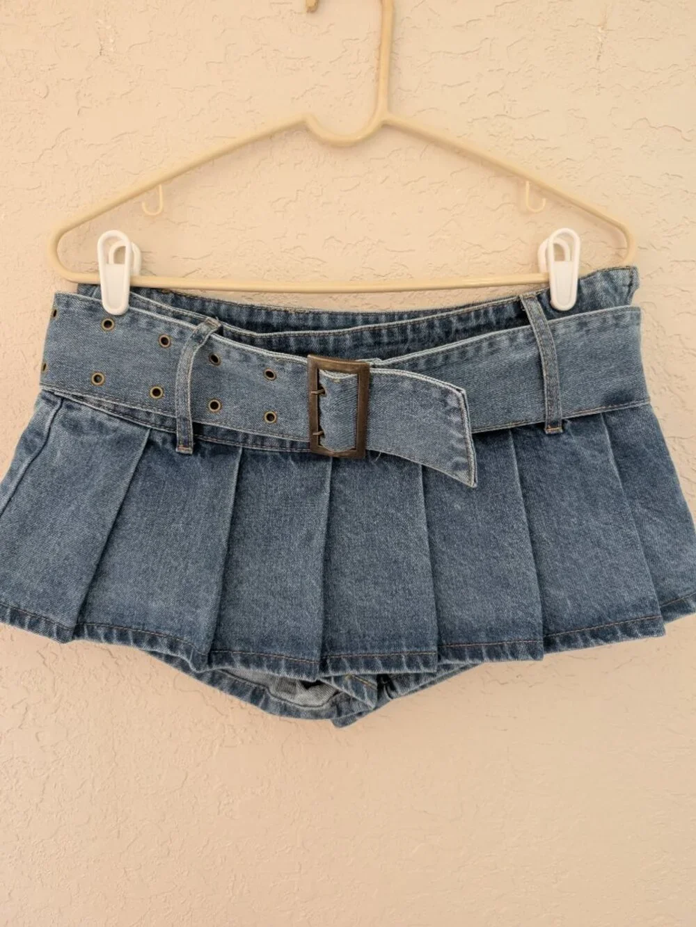 Edikted Pleated Low Rise Belted Micro Denim Skort Skirt Shorts Size M Y2K
